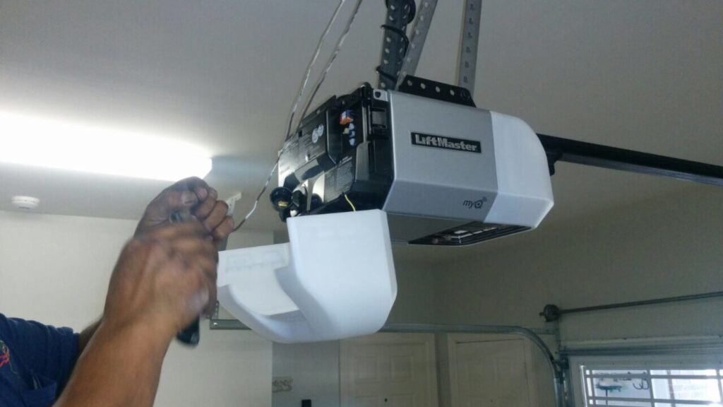 chamberlain garage door opener light not working
